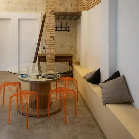 Loft Apartment *
